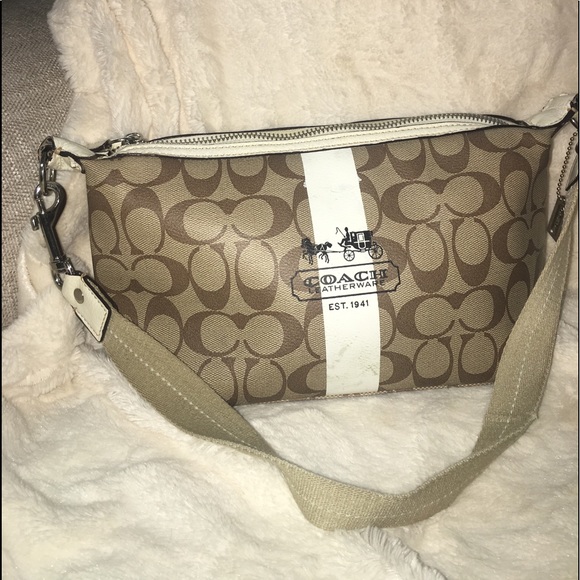 Coach Handbags - Coach 41115 Heritage➡️